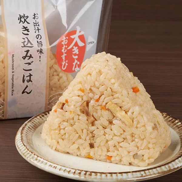 【中国・四国】大きなおむすび　炊き込みごはん