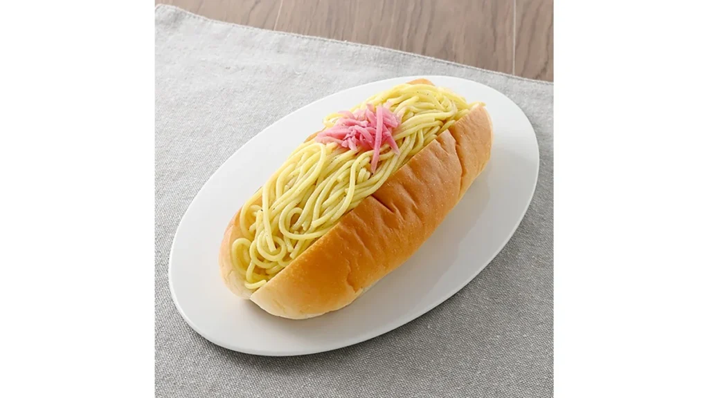 大きな生コッペパン（塩焼きそば）