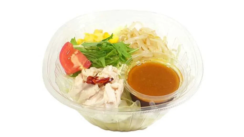 ピリ辛ドレッシングのラーメンサラダ