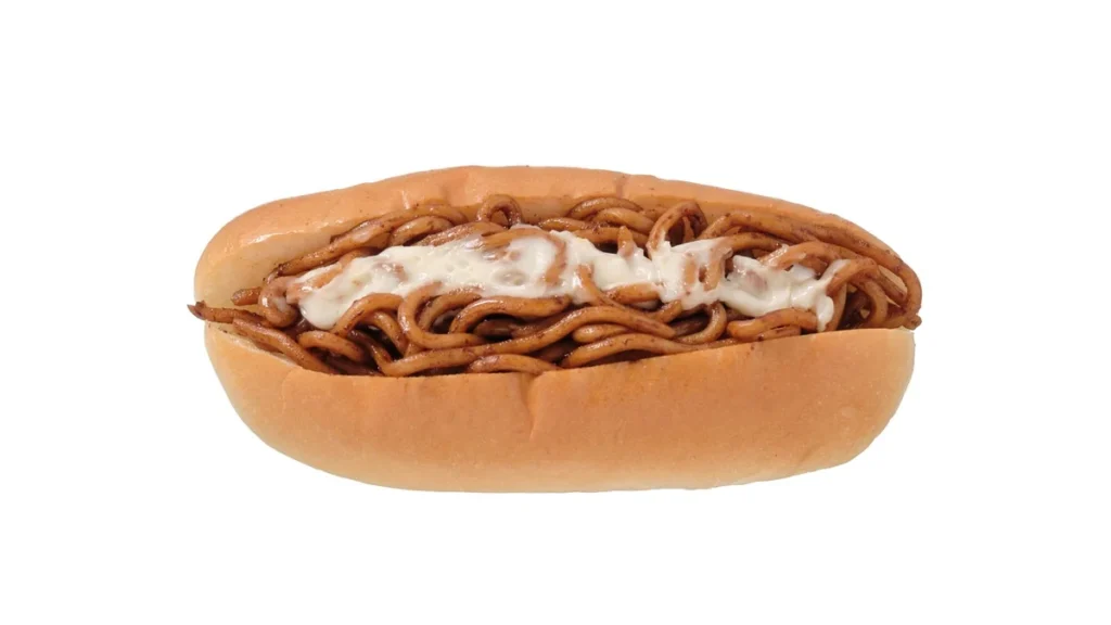 ７プレミアム　マヨネーズ入り焼きそばパン