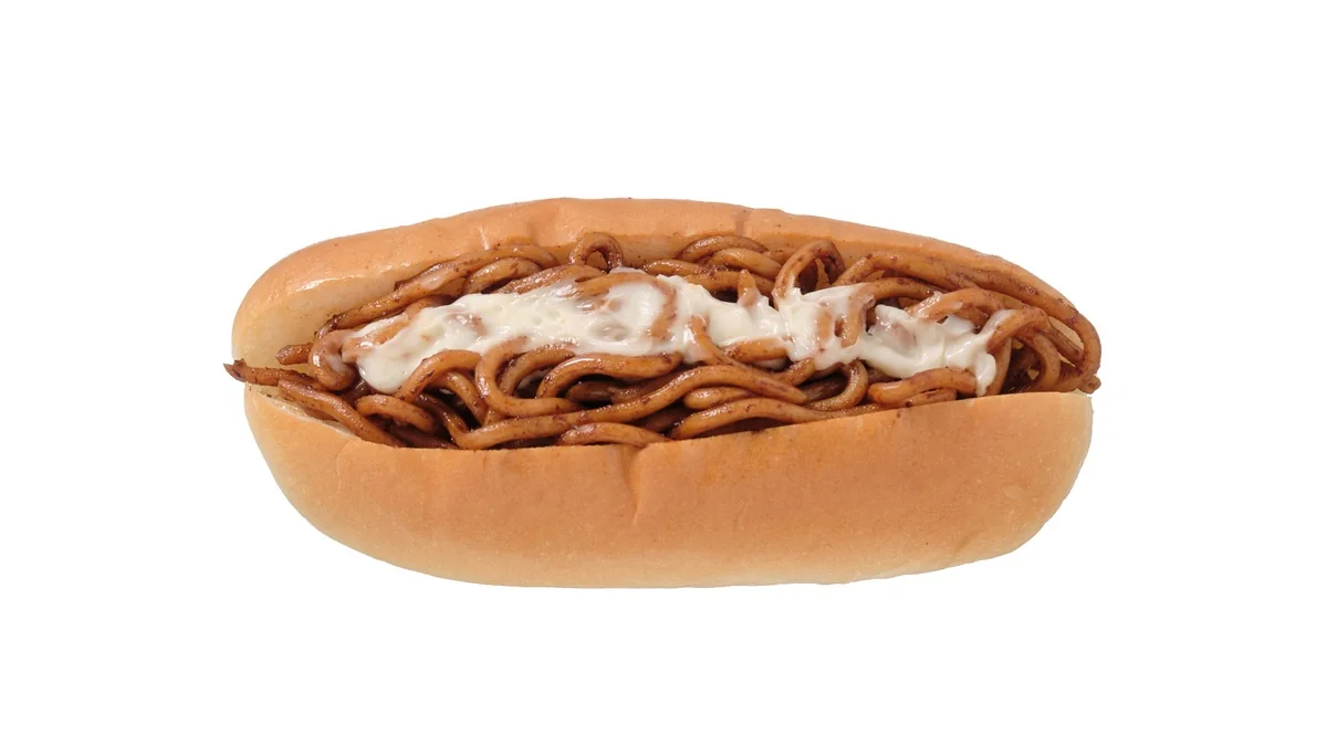 ７プレミアム　マヨネーズ入り焼きそばパン