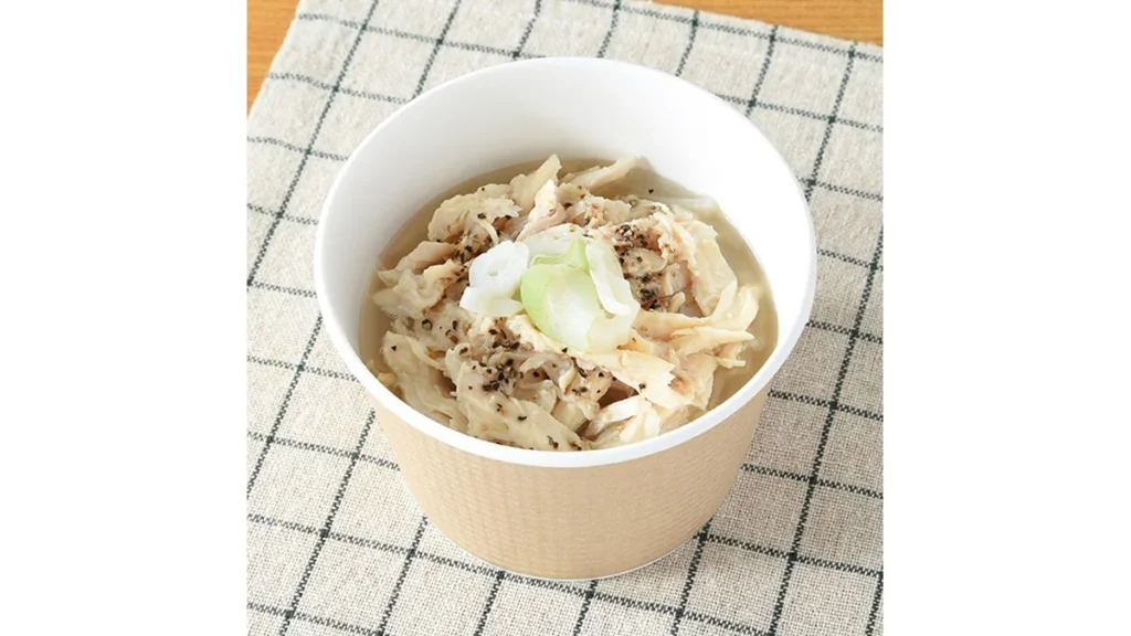 鶏の旨み広がる参鶏湯風スープ