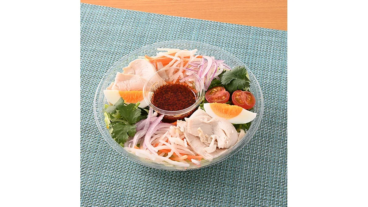 【東京都の一部・神奈川県の一部】国産チキンとパクチーのエスニックサラダ