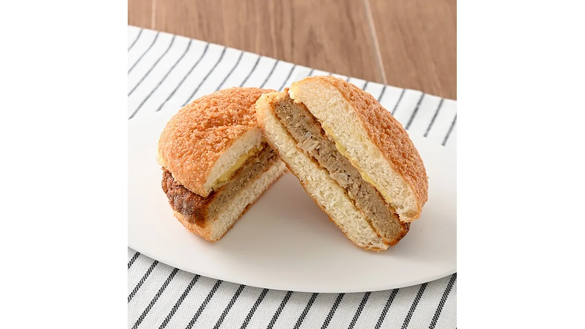 どかっと満足パン（メンチカツ）