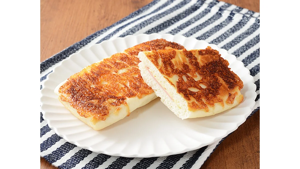 もっちりとしたパニーニ　ハムチーズ