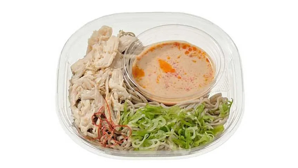 ピリ辛濃厚ごまだれ　冷し蒸し鶏そば