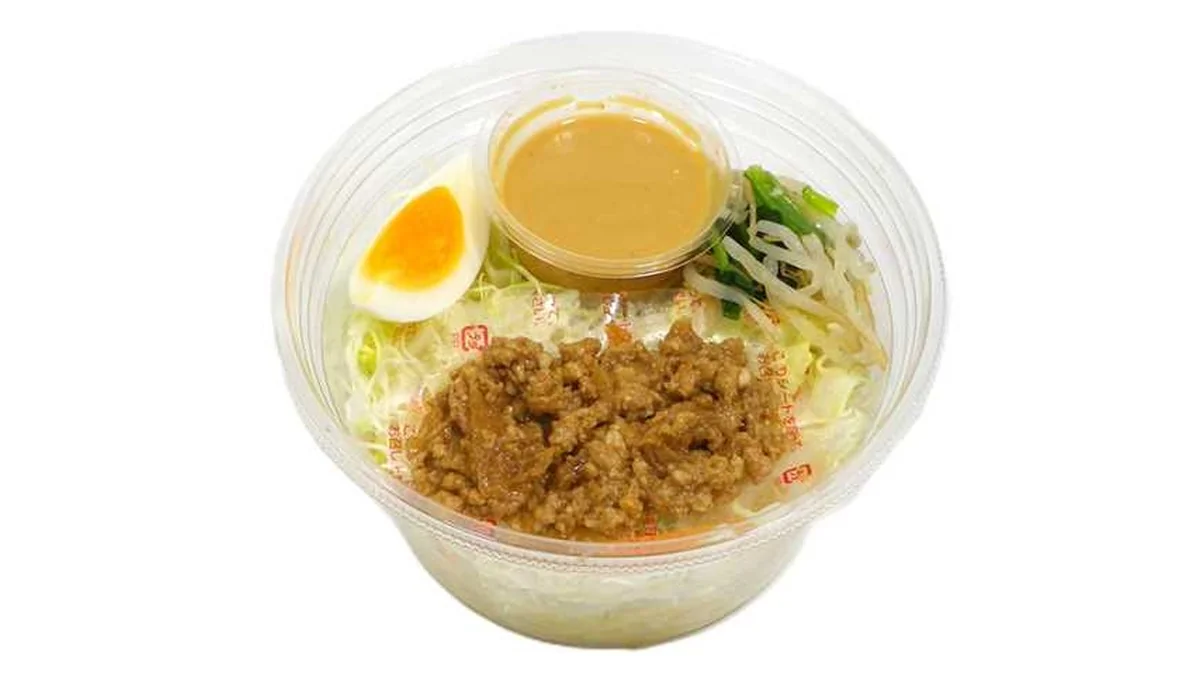 信州味噌使用　肉味噌ラーメンサラダ