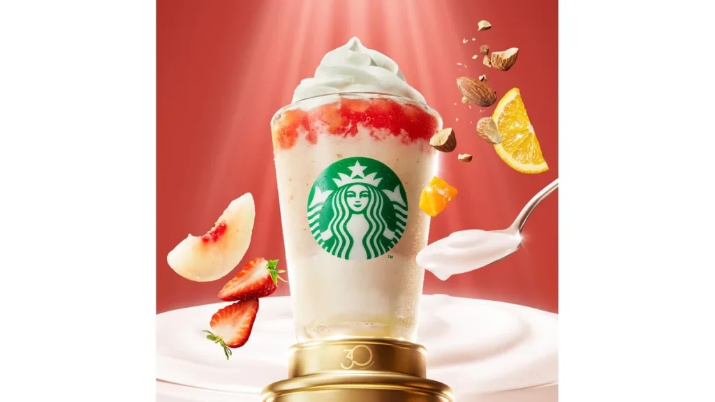 THE フラペチーノ® of フルーツーオンートップーヨーグルト with クラッシュ ナッツ