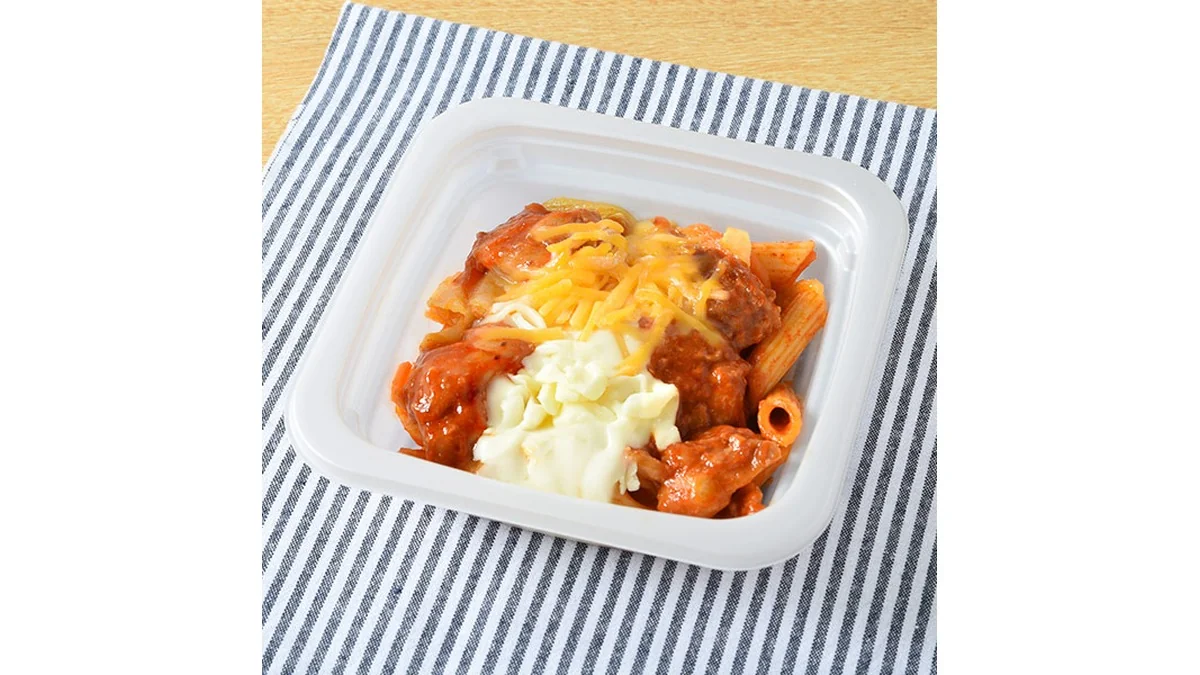 チーズソースで食べる韓国風旨辛チキン