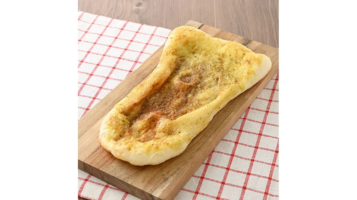 どかっと満足パン（バターチキンカレーナン）