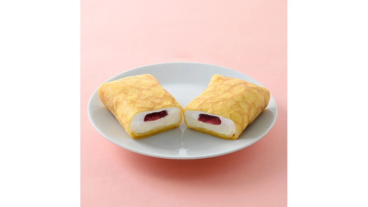 ファミマ・ザ・クレープ　ストロベリーレアチーズ