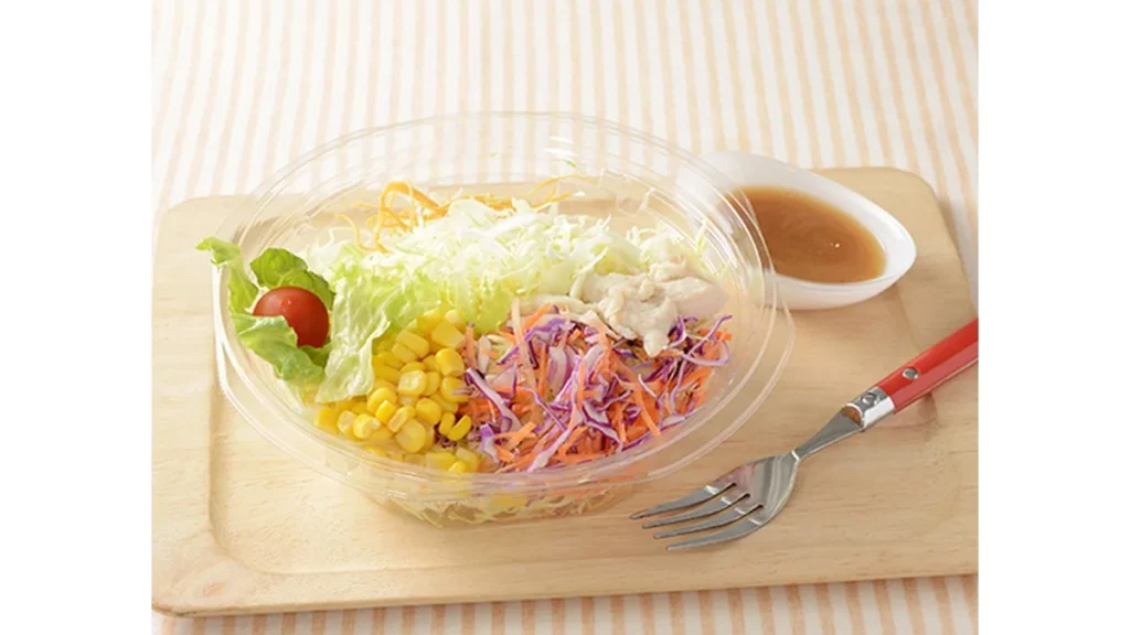 1食分の野菜が摂れる　パリパリ麺のサラダ