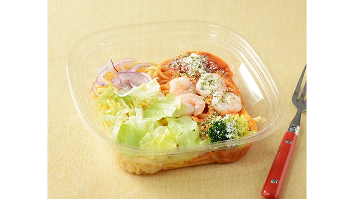 冷製生パスタ　海老とトマトクリーム