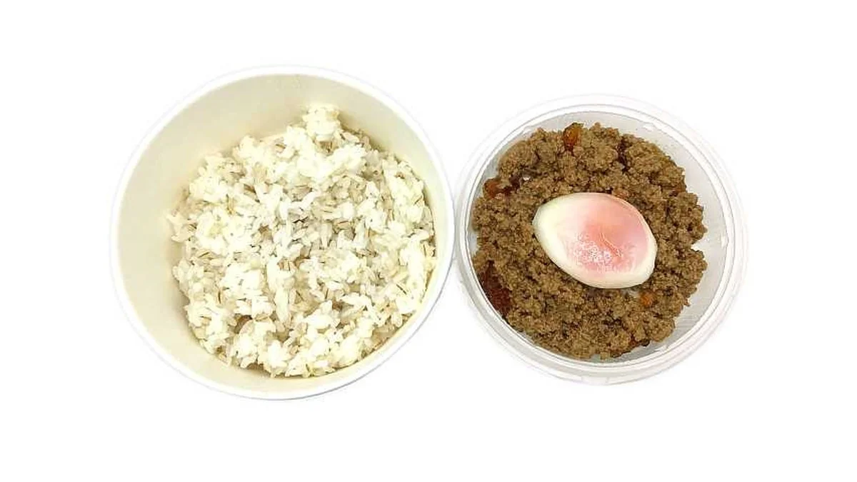 温玉とりそぼろ丼（麦ごはん）
