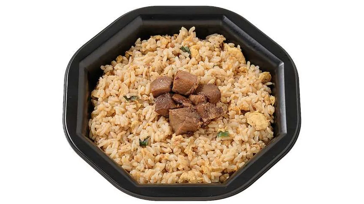 直火炙りのゴロっと焼豚　チャーハン