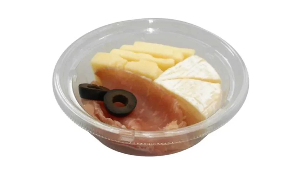 生ハムとナチュラルチーズ盛り合わせ