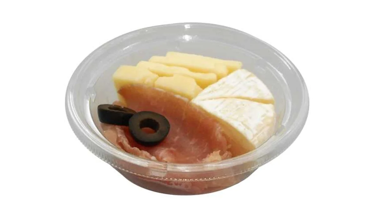 生ハムとナチュラルチーズ盛り合わせ
