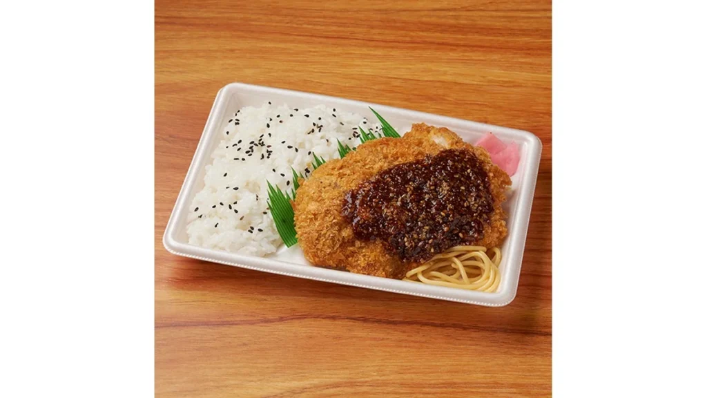 たっぷりごま入り特製ソース！チキンカツ弁当