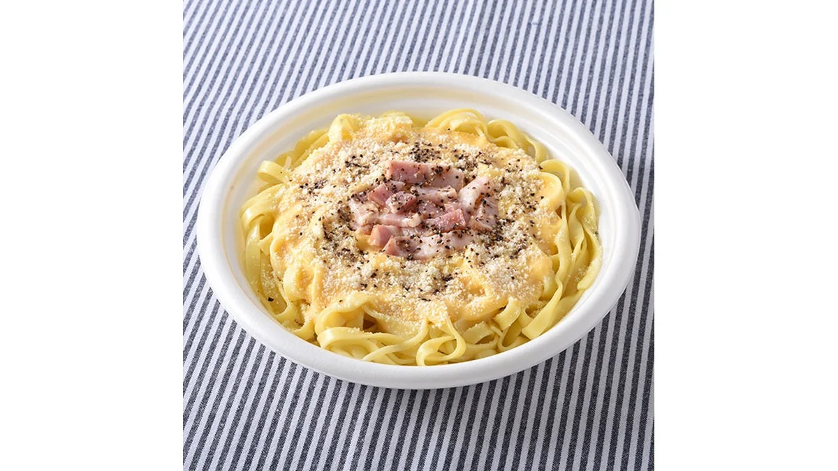 生パスタ カルボナーラ