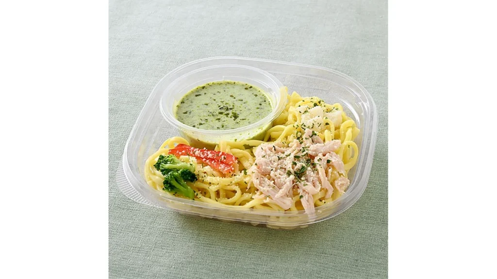 冷たい生パスタ　バジルクリーム