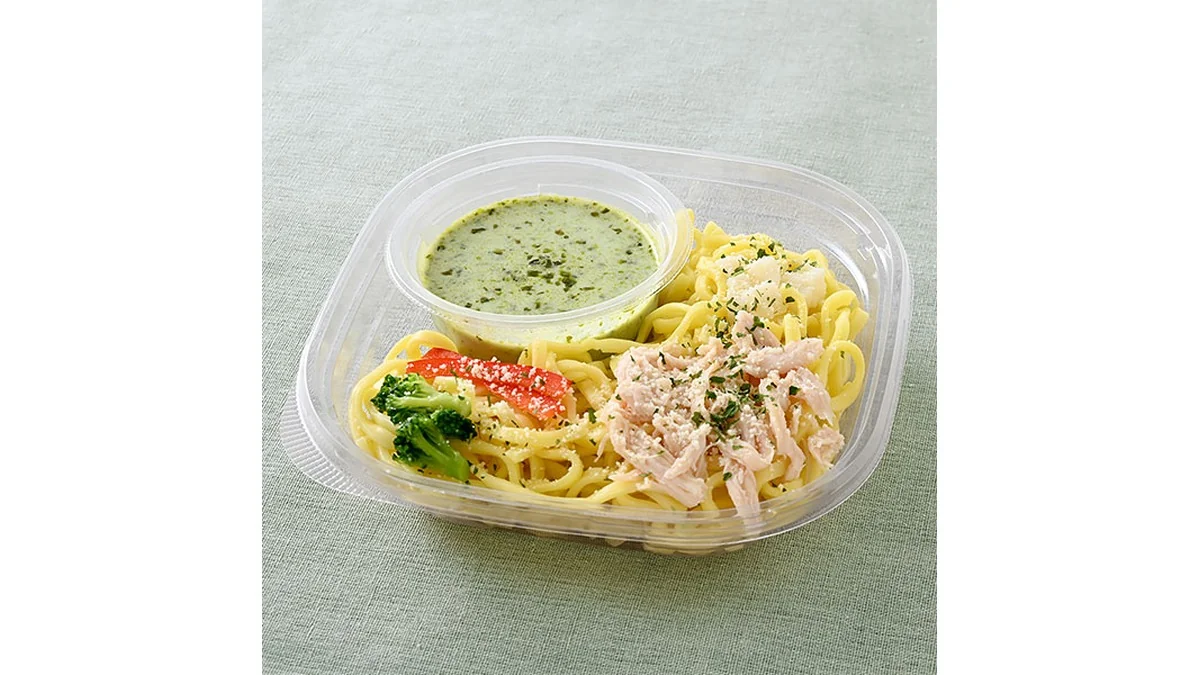 冷たい生パスタ　バジルクリーム