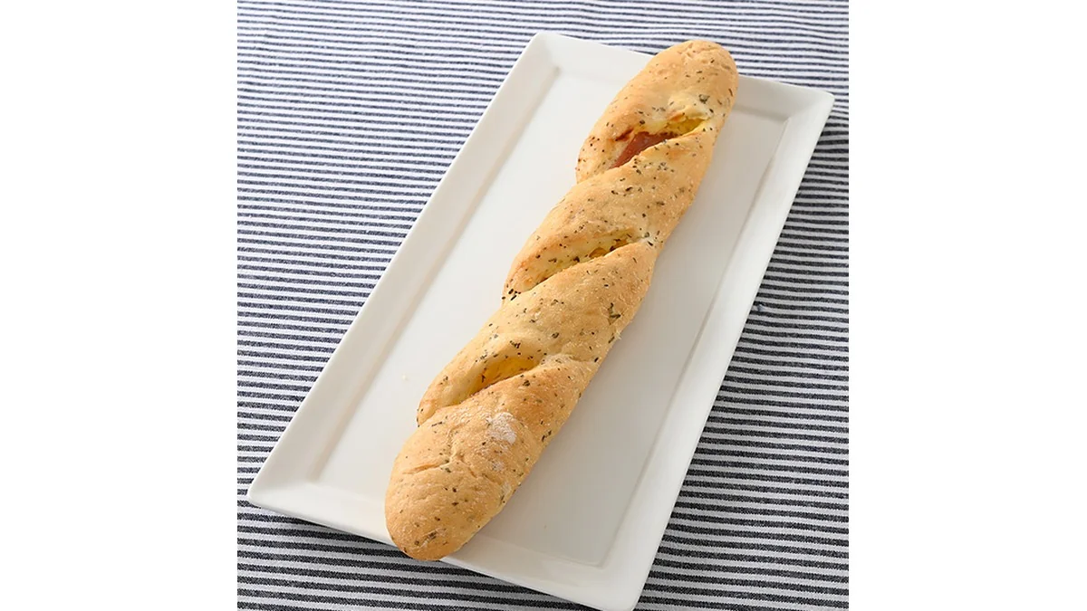 ロングスティックバジルパン(ハム&チーズ)