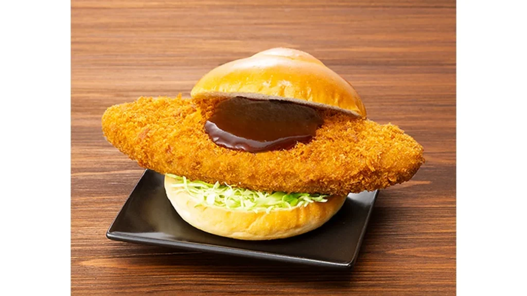 盛りすぎ！メンチバーガー