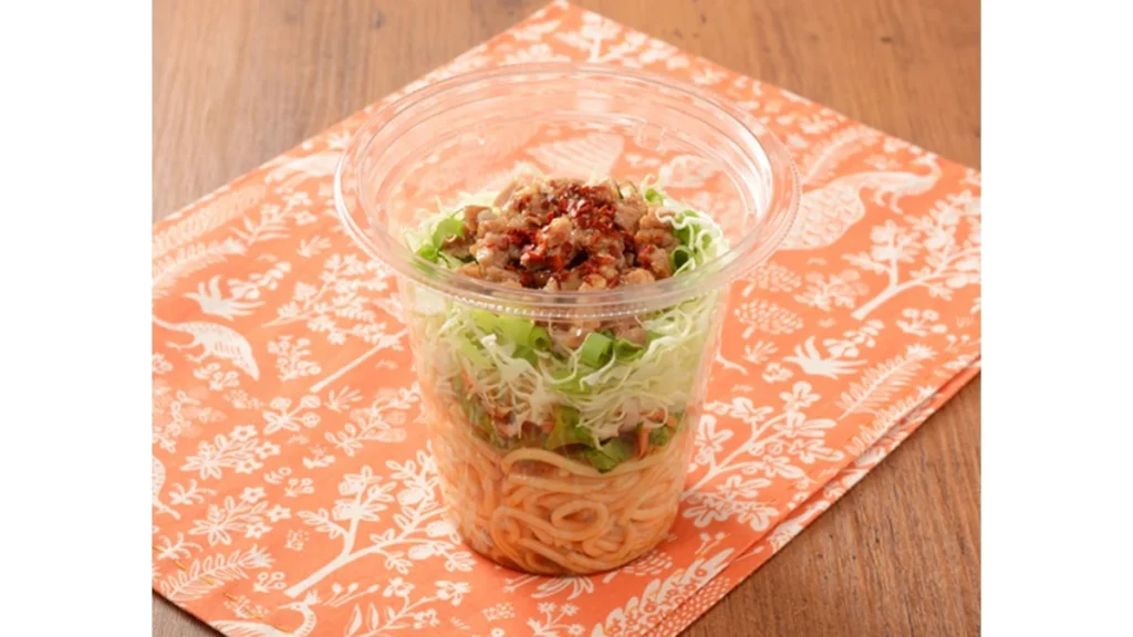 振っておいしいパスタサラダ　ピリ辛まぜそば風