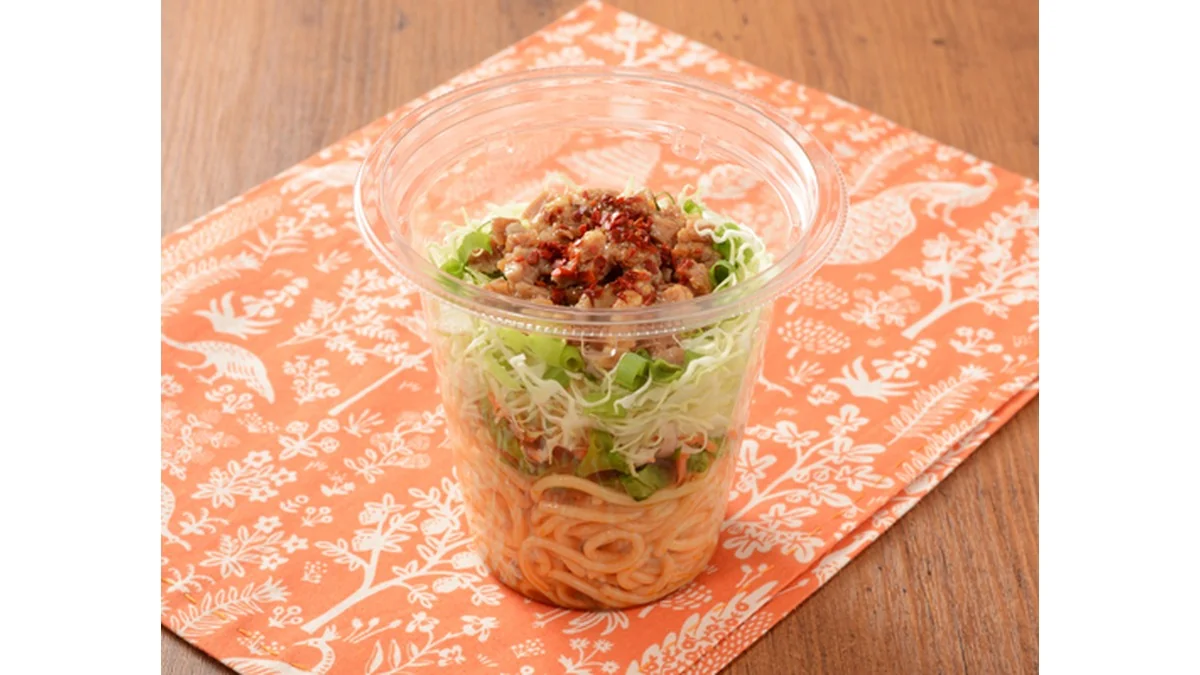 振っておいしいパスタサラダ　ピリ辛まぜそば風