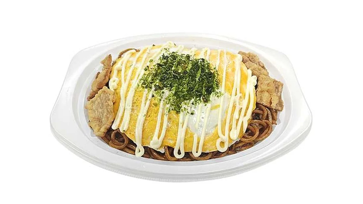 潰し目玉焼きのソース焼そば イカ天のせ