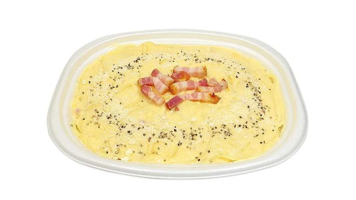 大盛りパスタ　カルボナーラ