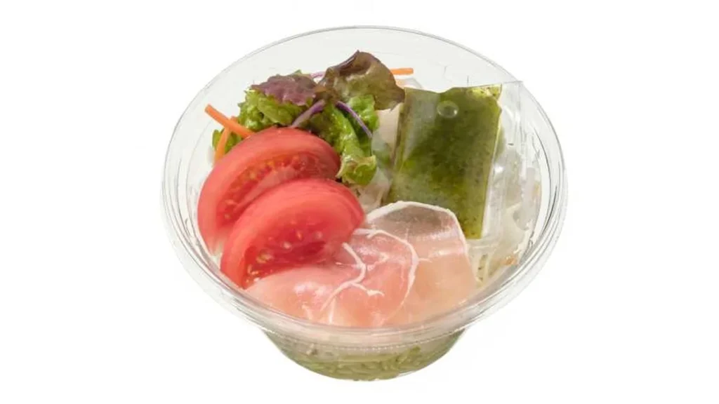 トマトと生ハムのバジルパスタサラダ