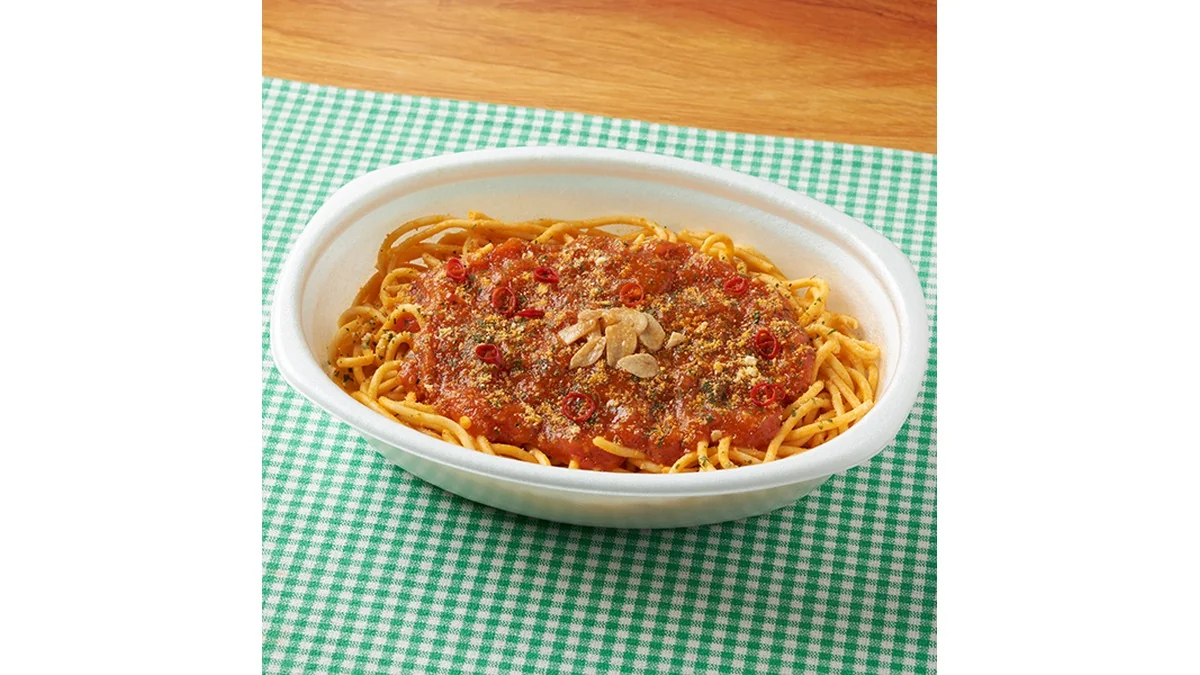 内容量600gオーバー! トマトとニンニクのパスタ