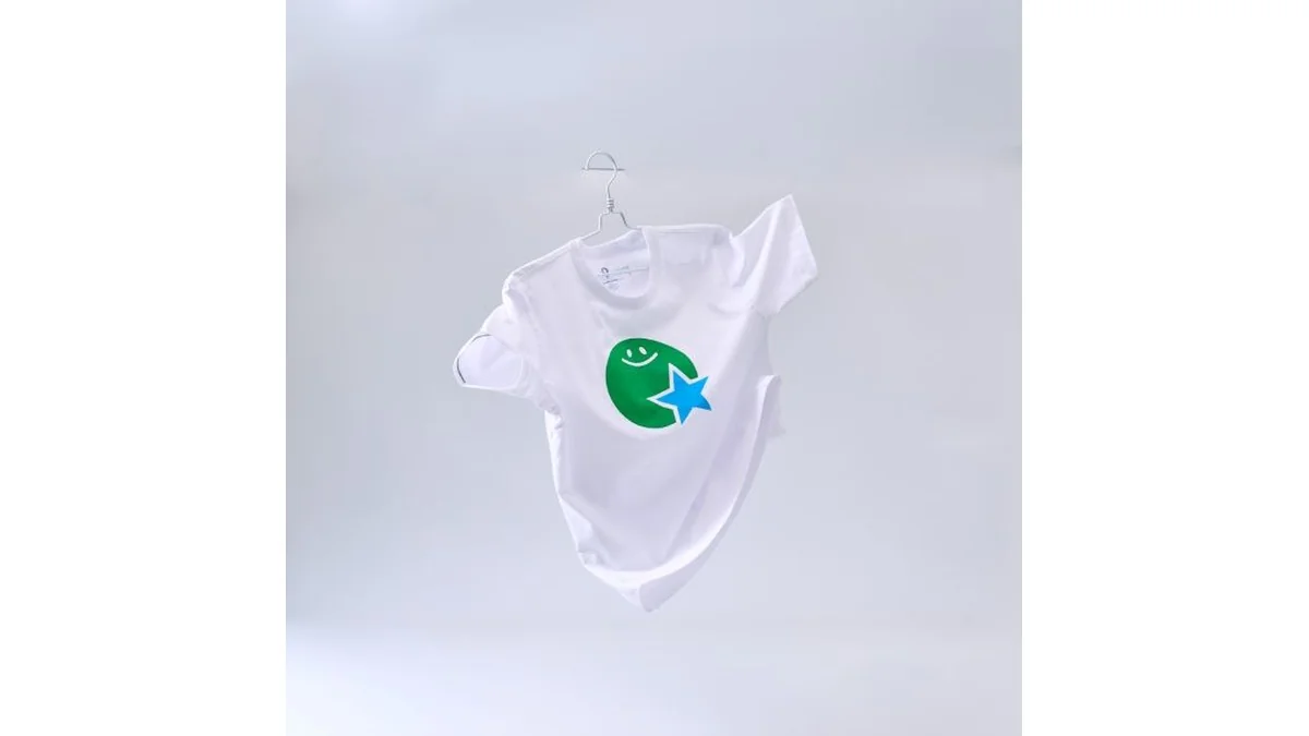 【ファミマオンライン】アウターTシャツ 太陽と星/しろ
