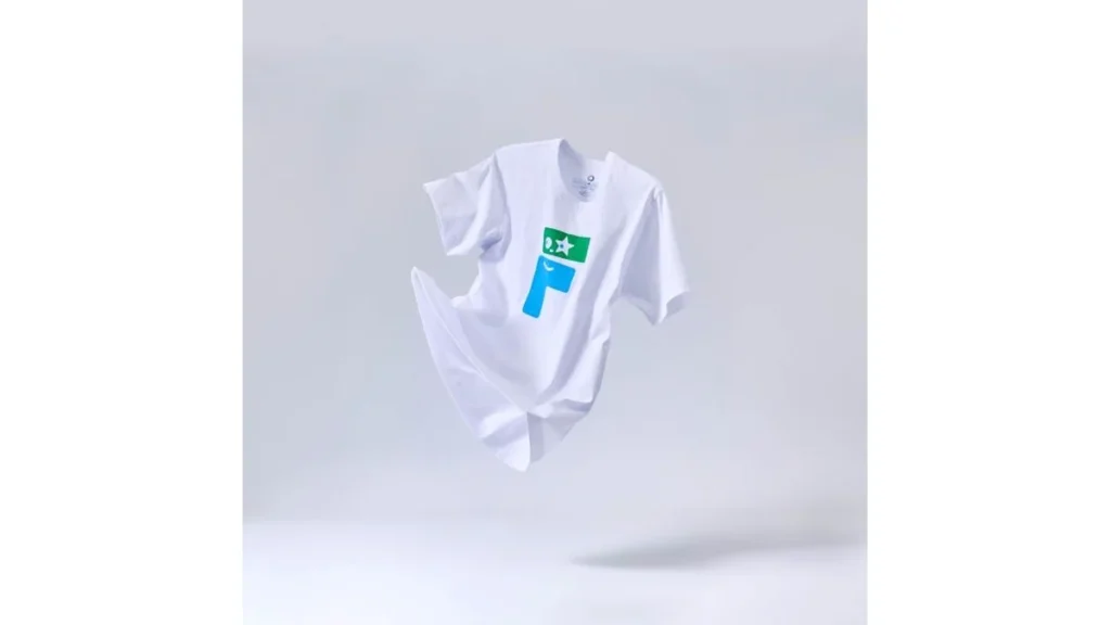 【ファミマオンライン】アウターＴシャツ　ＦＡＭＩＭＡ／しろ